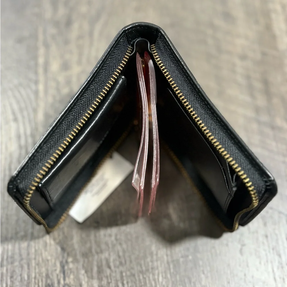 NEW | COMME des GARCONS Luxury Leather Zip Around Mens Wallet
